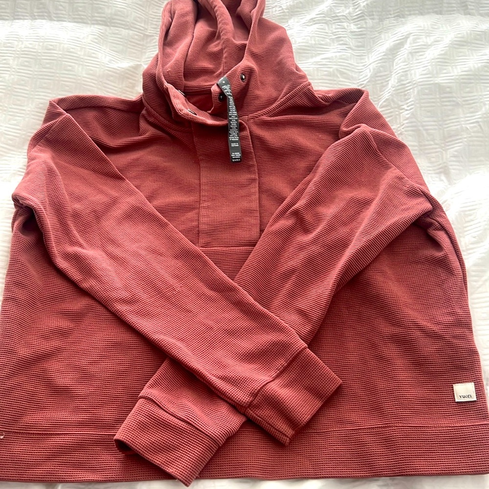 Vuori sweatshirt. Gently used, good condition.